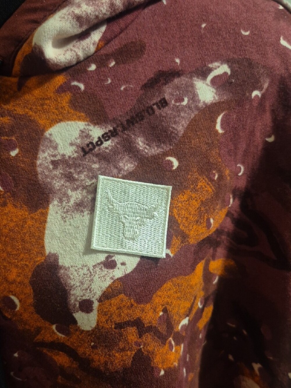 Under Armour Maroon Hoodie with Orange & Cream Abstract Print - Picture 3 of 11